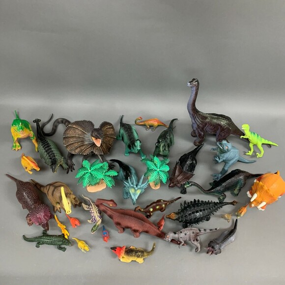 Variety of Toys Dinosaurs Hard Plastic Lot of 31 Pretend Play - Picture 8 of 10